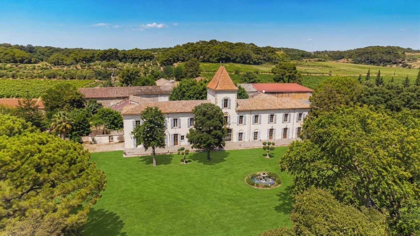 Exceptional Restored Château With Independent Dwellings And Picturesque Views 3