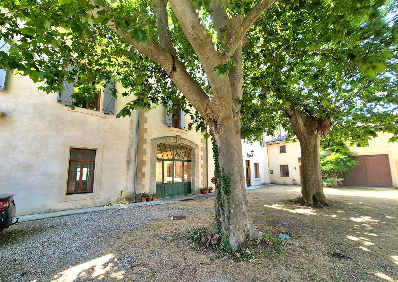 Exceptional Restored Château With Independent Dwellings And Picturesque Views 4