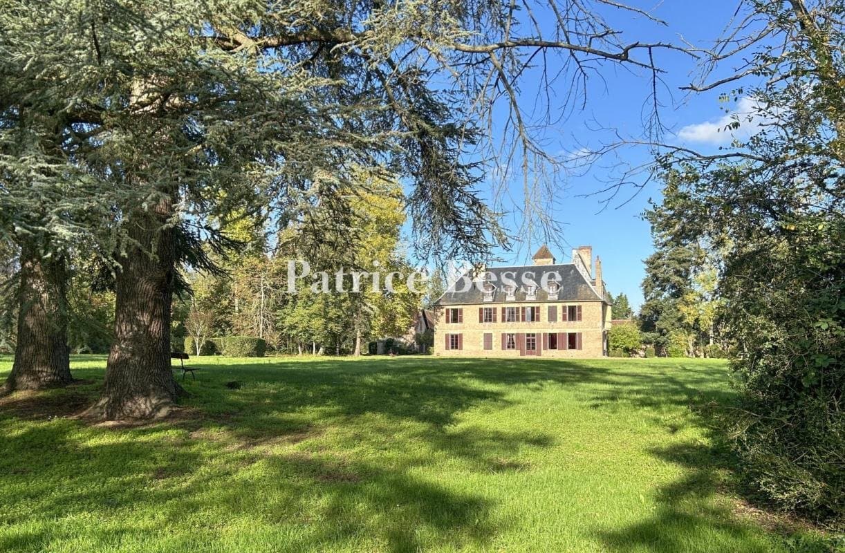 Renaissance Château Set Within Eight Hectares of Scenic Grounds 4