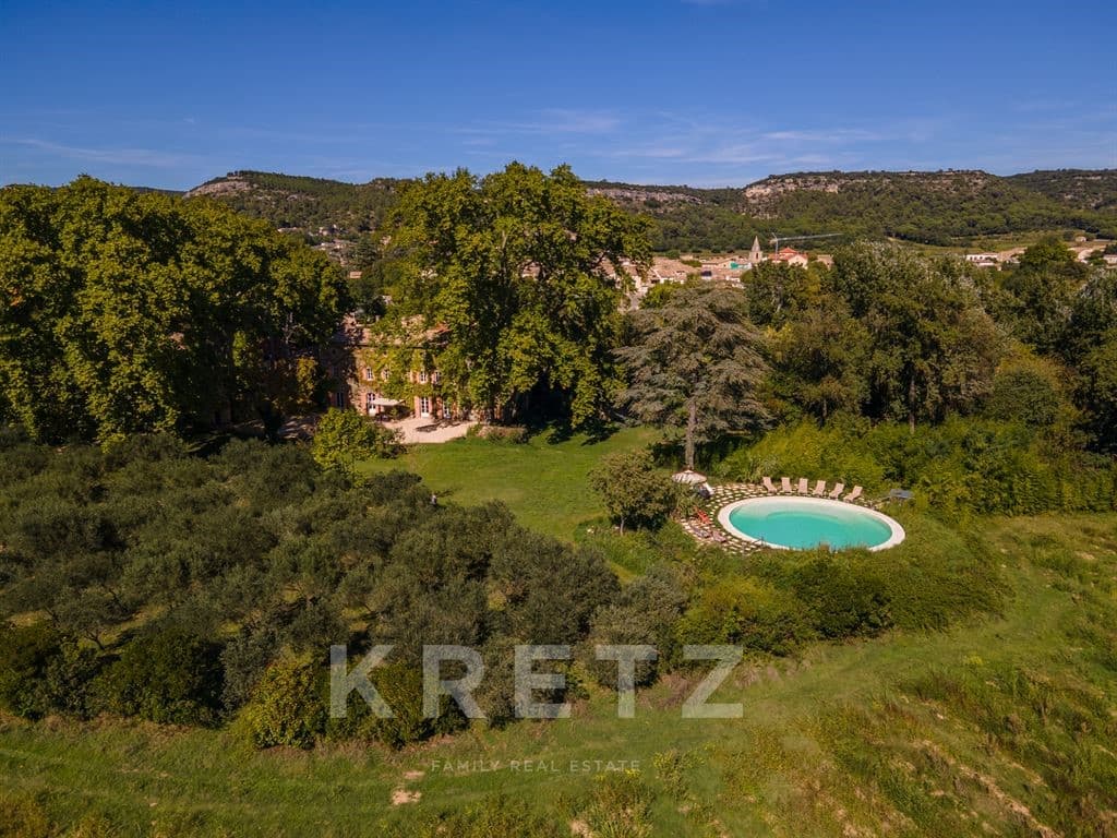 Elegant 17th Century Château With Private Beach And Lush Gardens 2