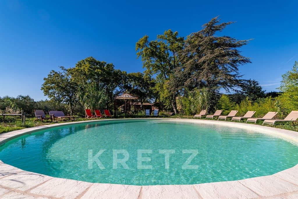 Elegant 17th Century Château With Private Beach And Lush Gardens 2