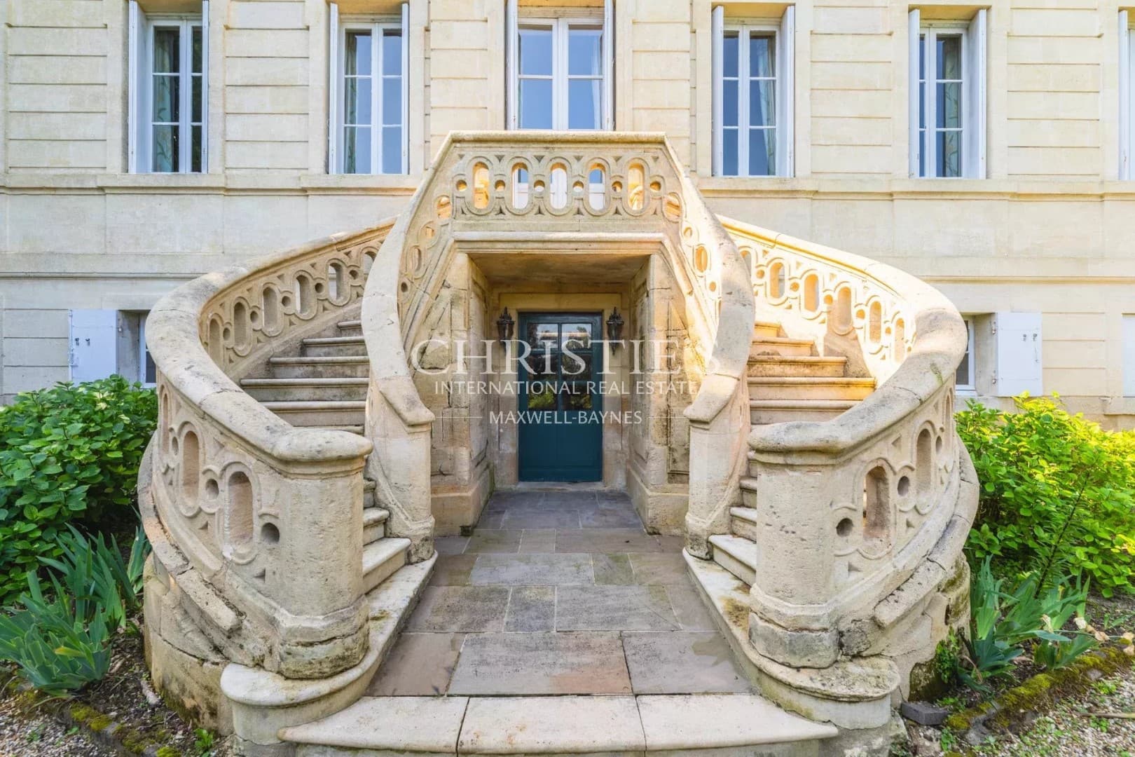 Magnificent Château With Swimming Pool And Games Room 2