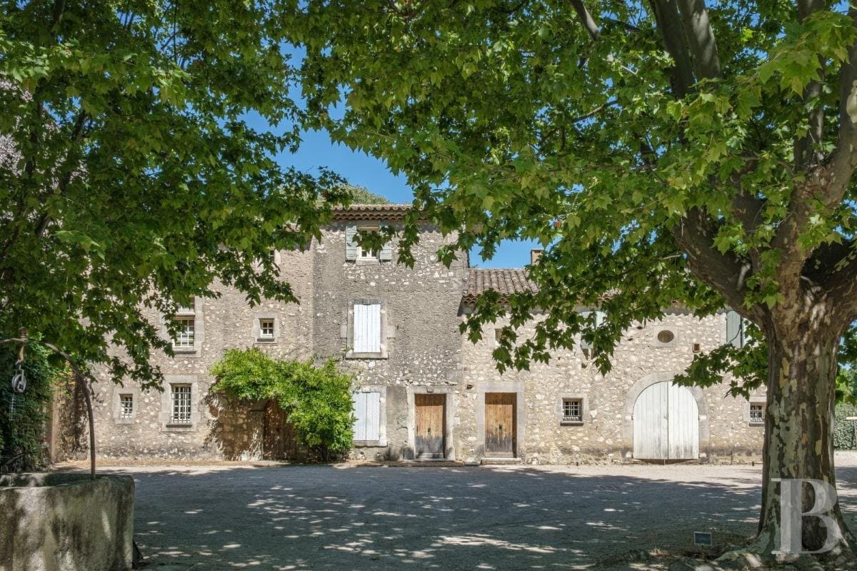 Renaissance-Style Manor House With 4 Hectares Of Parklands 2