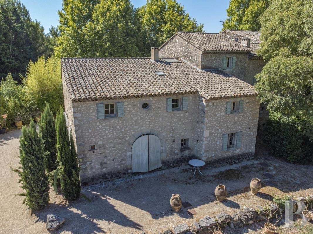 Renaissance-Style Manor House With 4 Hectares Of Parklands 4