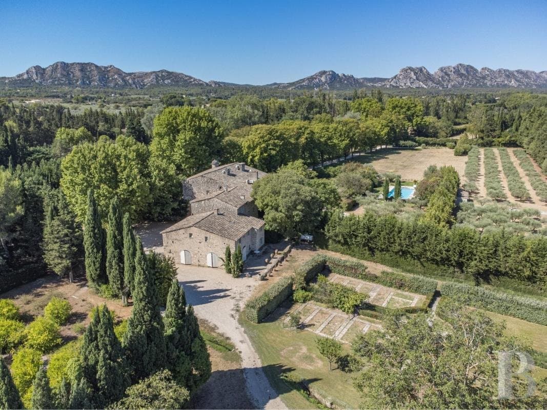 Renaissance-Style Manor House With 4 Hectares Of Parklands 5