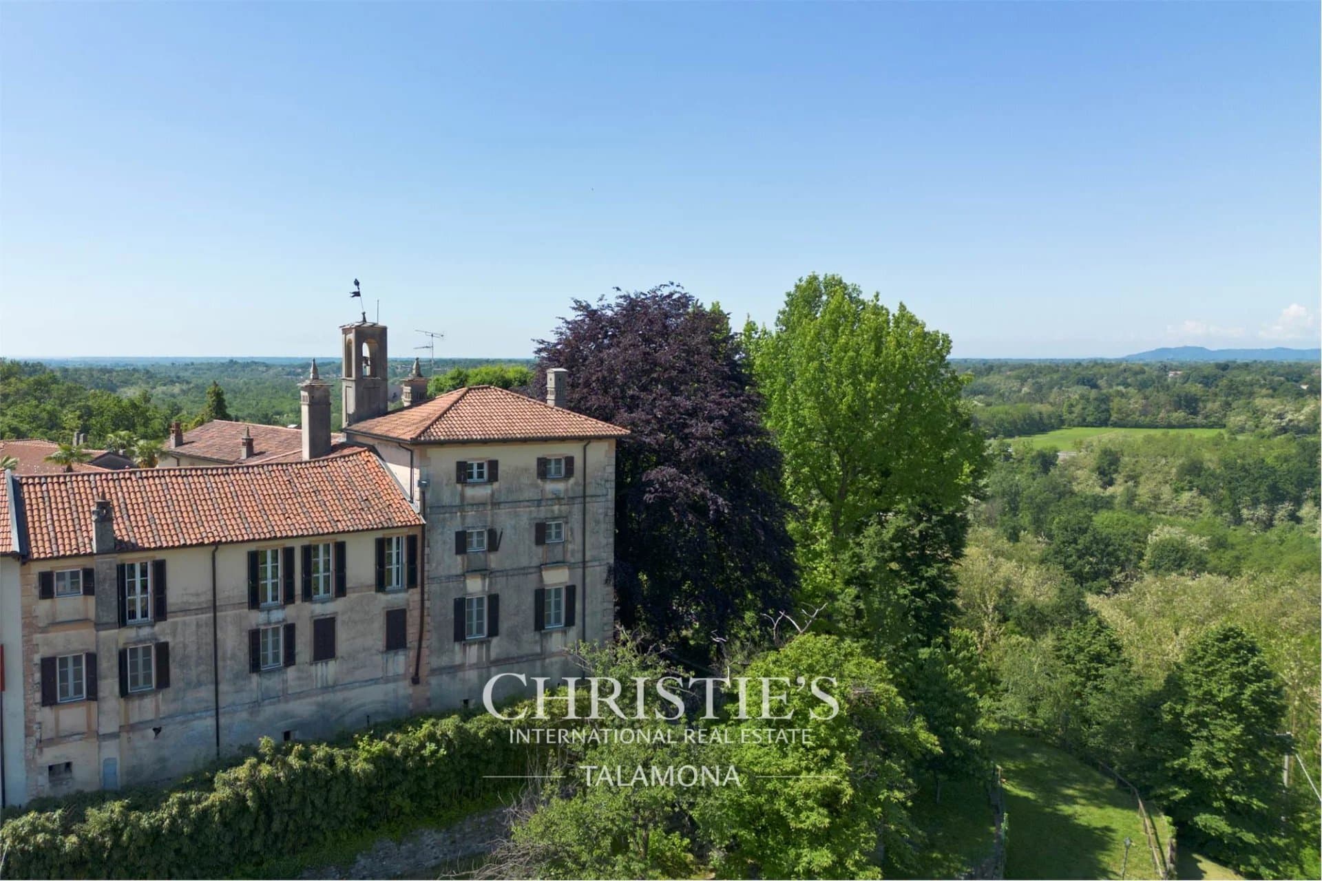 Restored Castle Residence With Four Apartments And Private Garden 5
