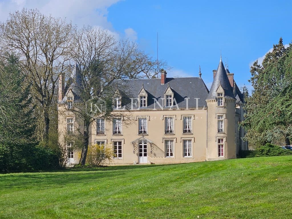 Elegant 19th Century Château With Extensive Grounds And Outbuildings 2