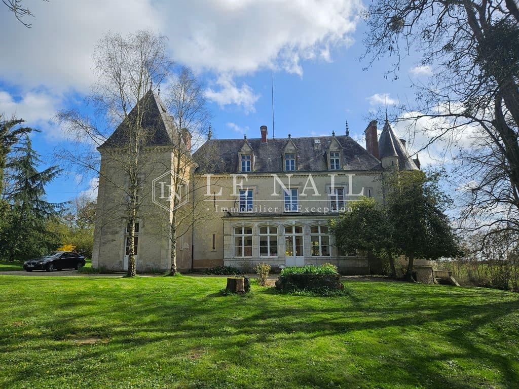 Elegant 19th Century Château With Extensive Grounds And Outbuildings 3