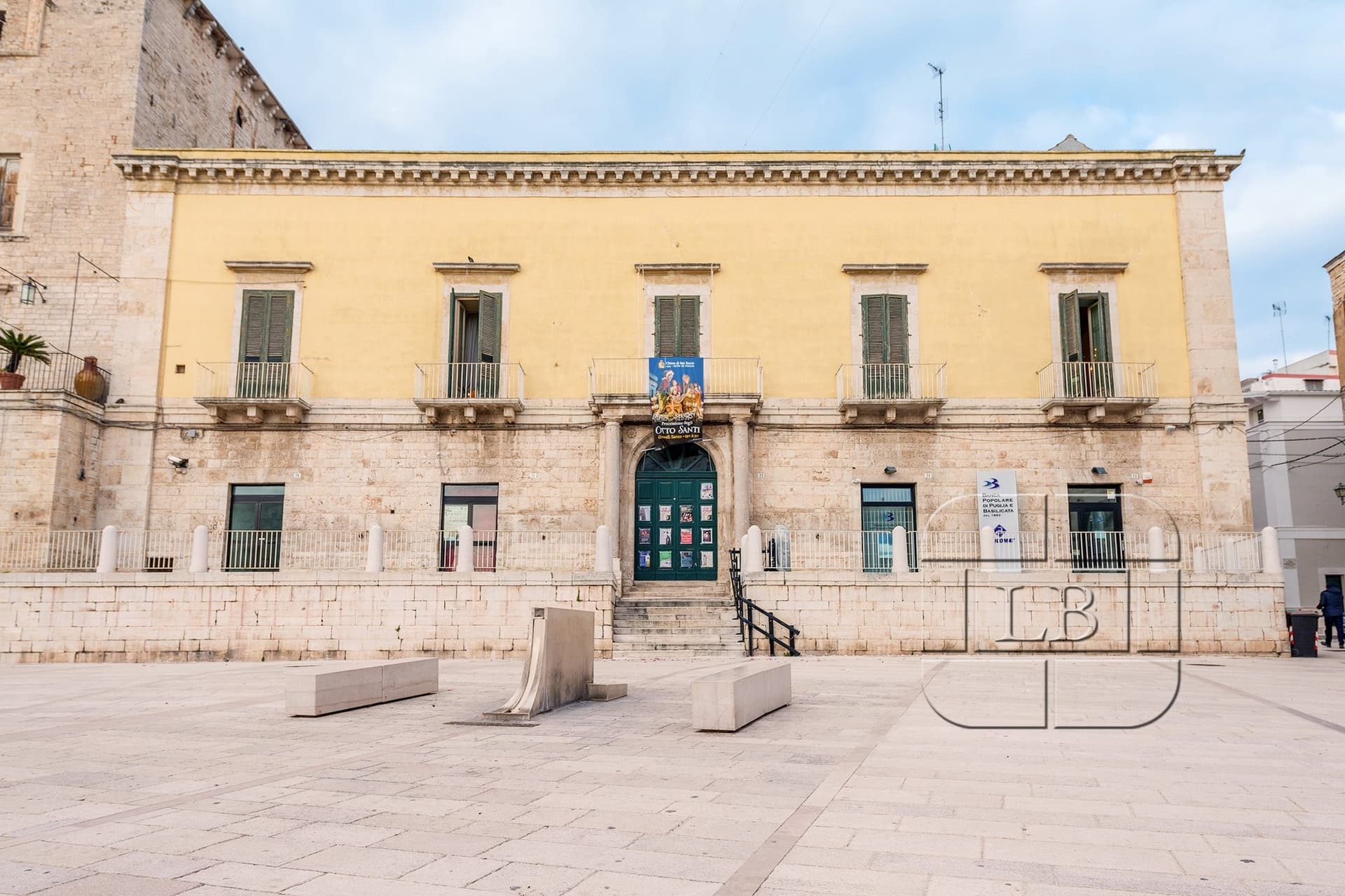 Historic Castle with Art Nouveau Interiors and Terrace Overlooking Ruvo di Puglia — in Italy
