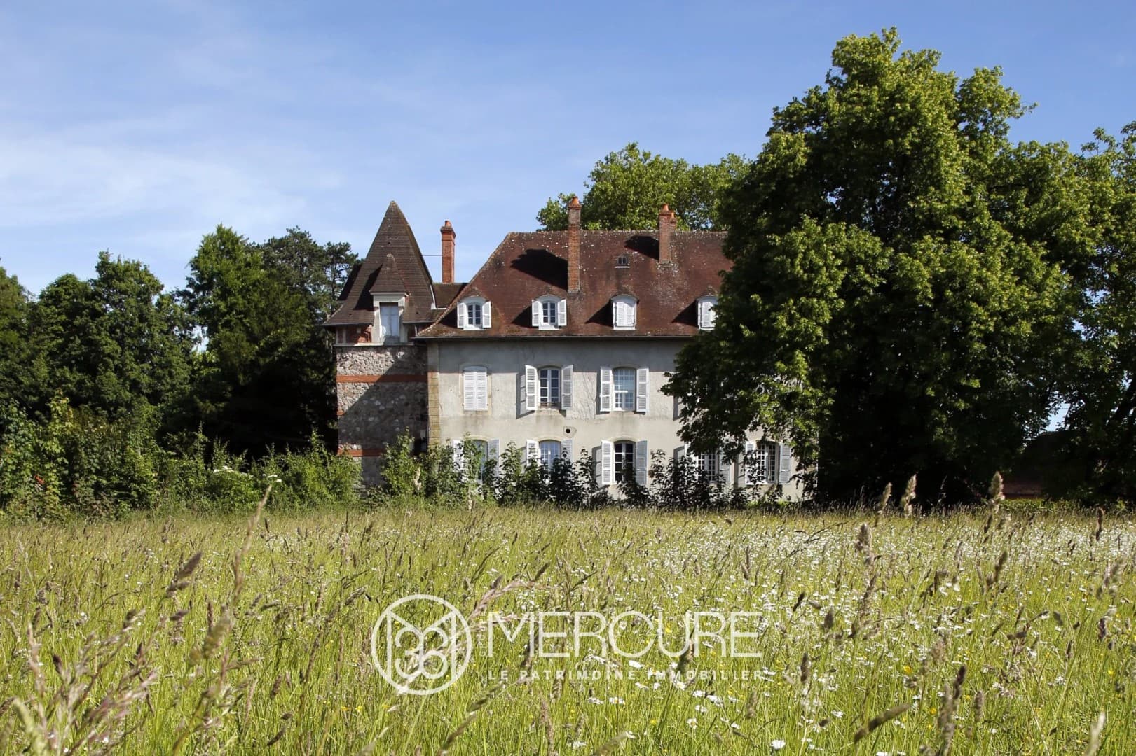 Château with 440 Sqm Living Space and 8 Bedrooms on 69 Hectares 2
