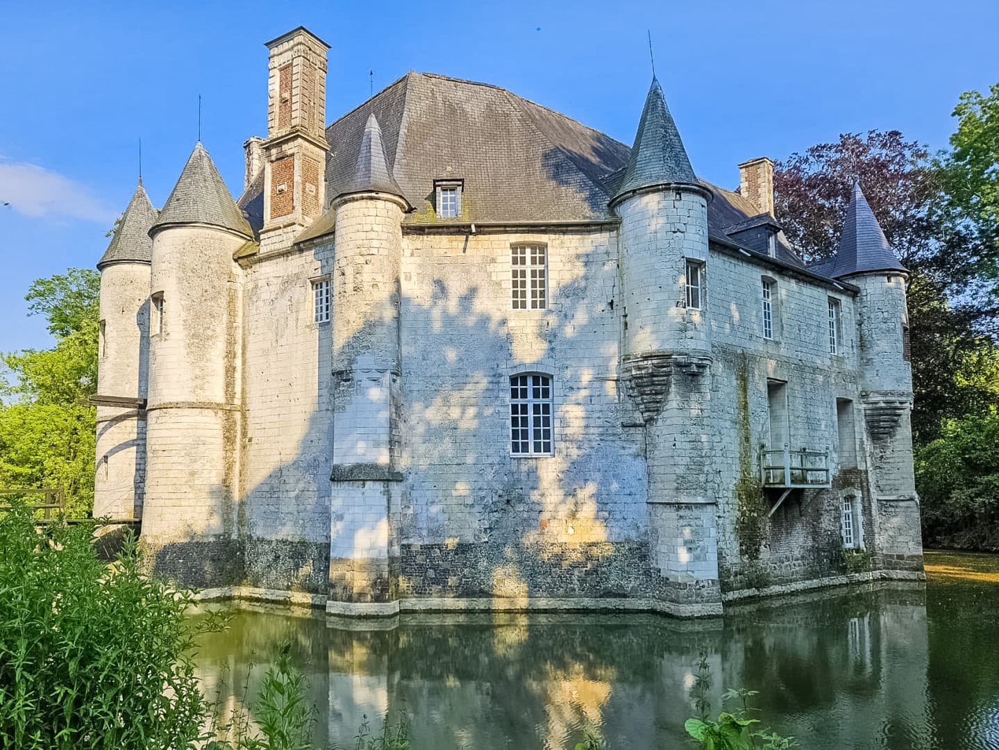 Historic Castle With 14 Bedrooms And Outdoor Spaces 4