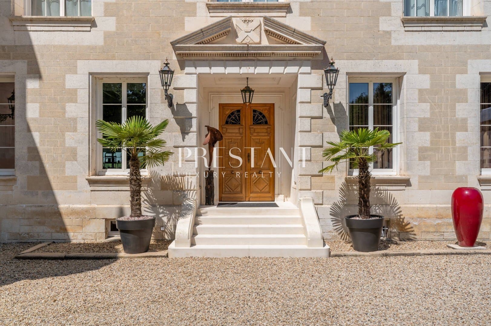 Exceptional Equestrian Estate With Renovated Château And Professional Facilities 2