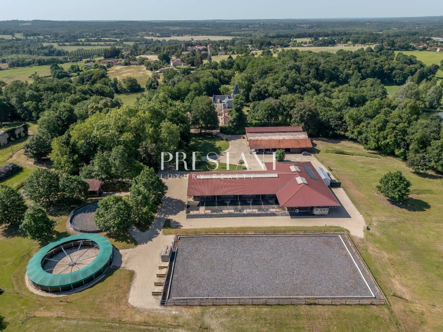 Exceptional Equestrian Estate With Renovated Château And Professional Facilities 3