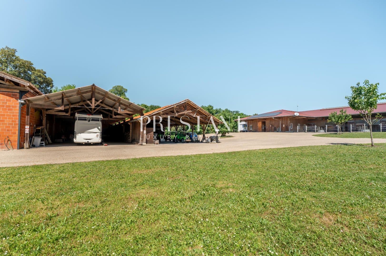 Exceptional Equestrian Estate With Renovated Château And Professional Facilities 5