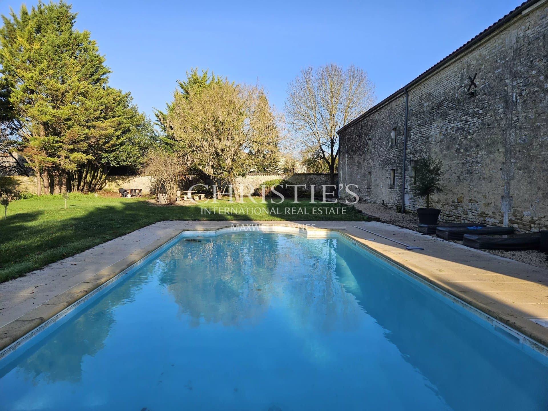 Renovated 19th Century Château With Separate Apartment And Swimming Pool 2