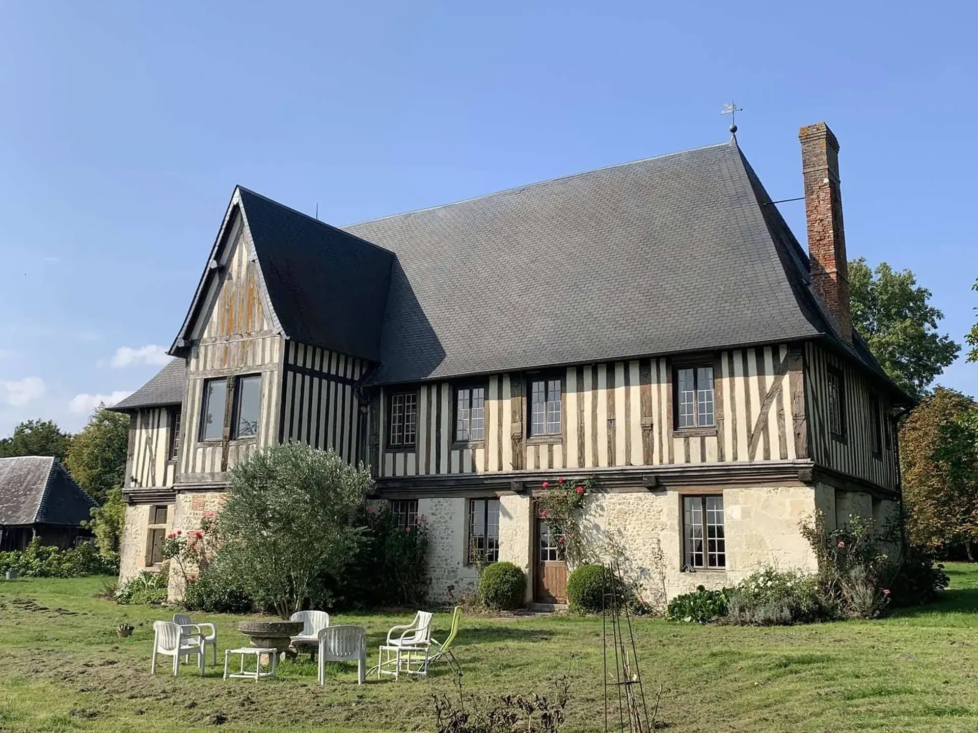 Restored Norman Manor With Outbuildings And 3 Hectares Of Land 2