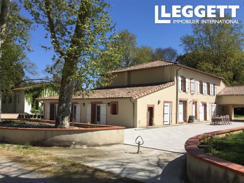 Majestic 19th Century Château With Extensive Amenities Near Toulouse 3