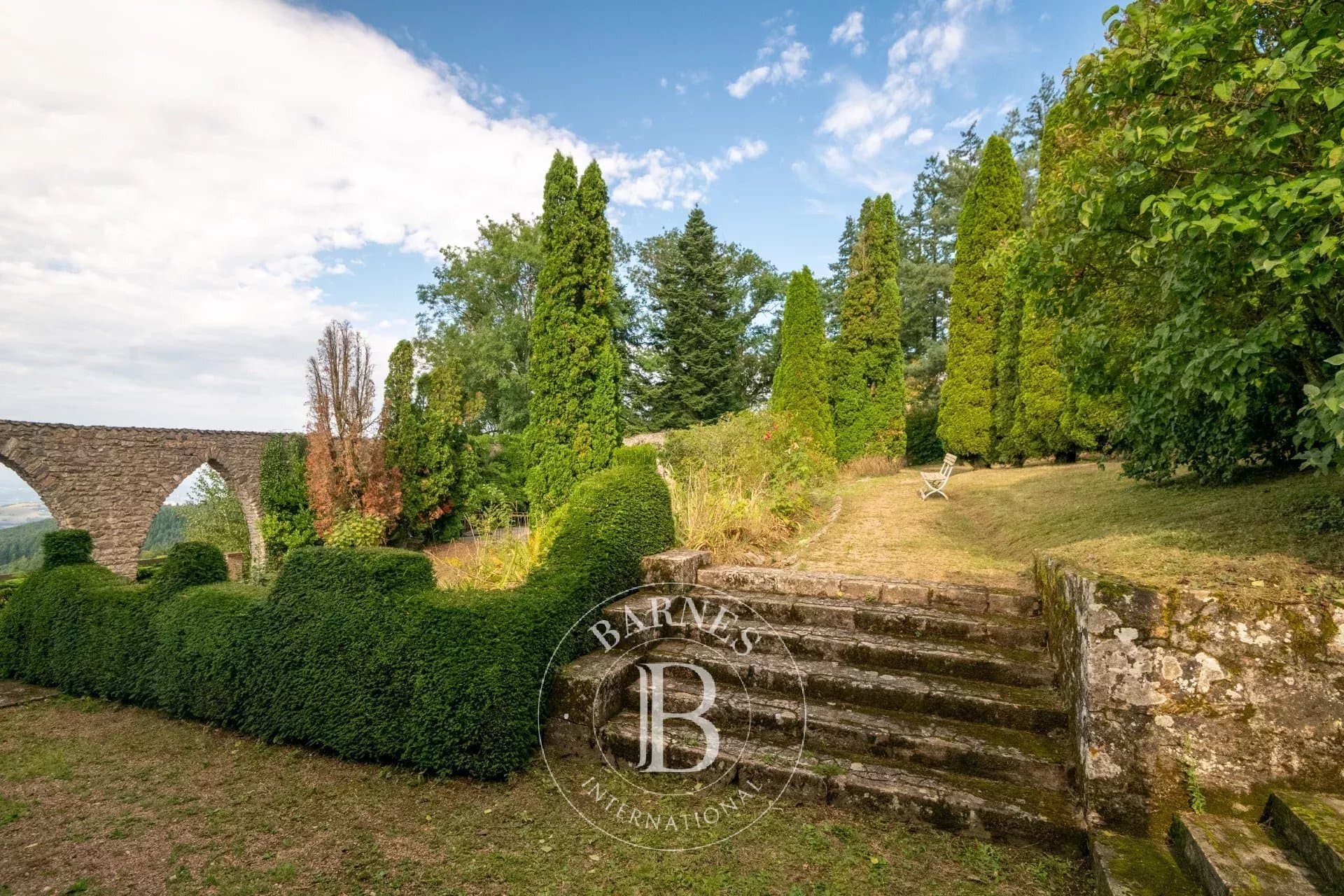 Château With 5 Bedrooms, Gîtes, Barn, Swimming Pool And Panoramic Views 5