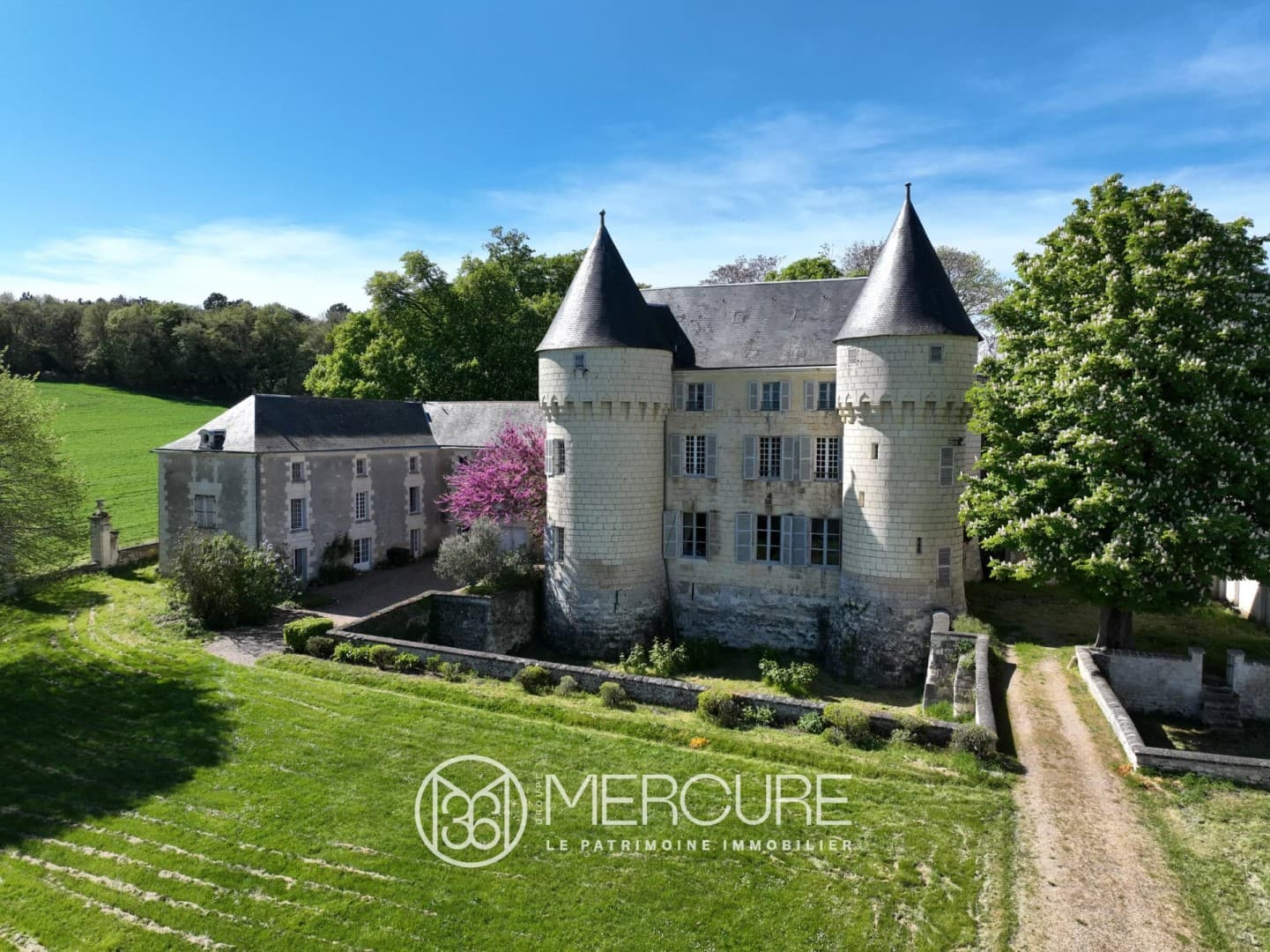 Historic 15th Century Château With Extensive Grounds And Multiple Dwellings — Château for sale
