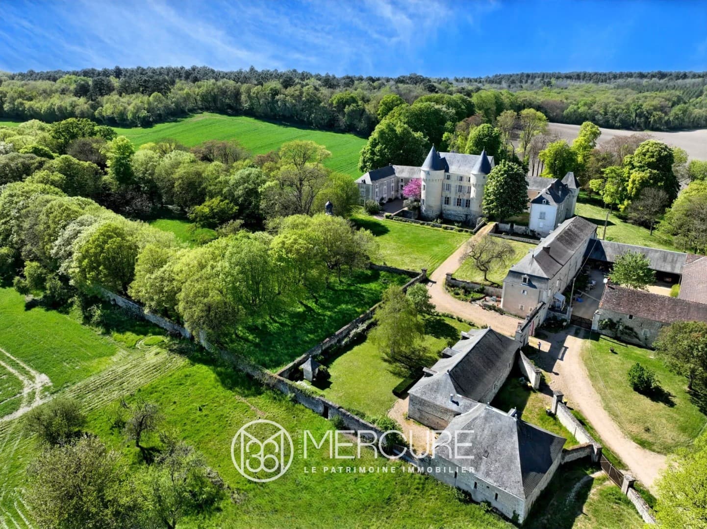 Historic 15th Century Château With Extensive Grounds And Multiple Dwellings 2