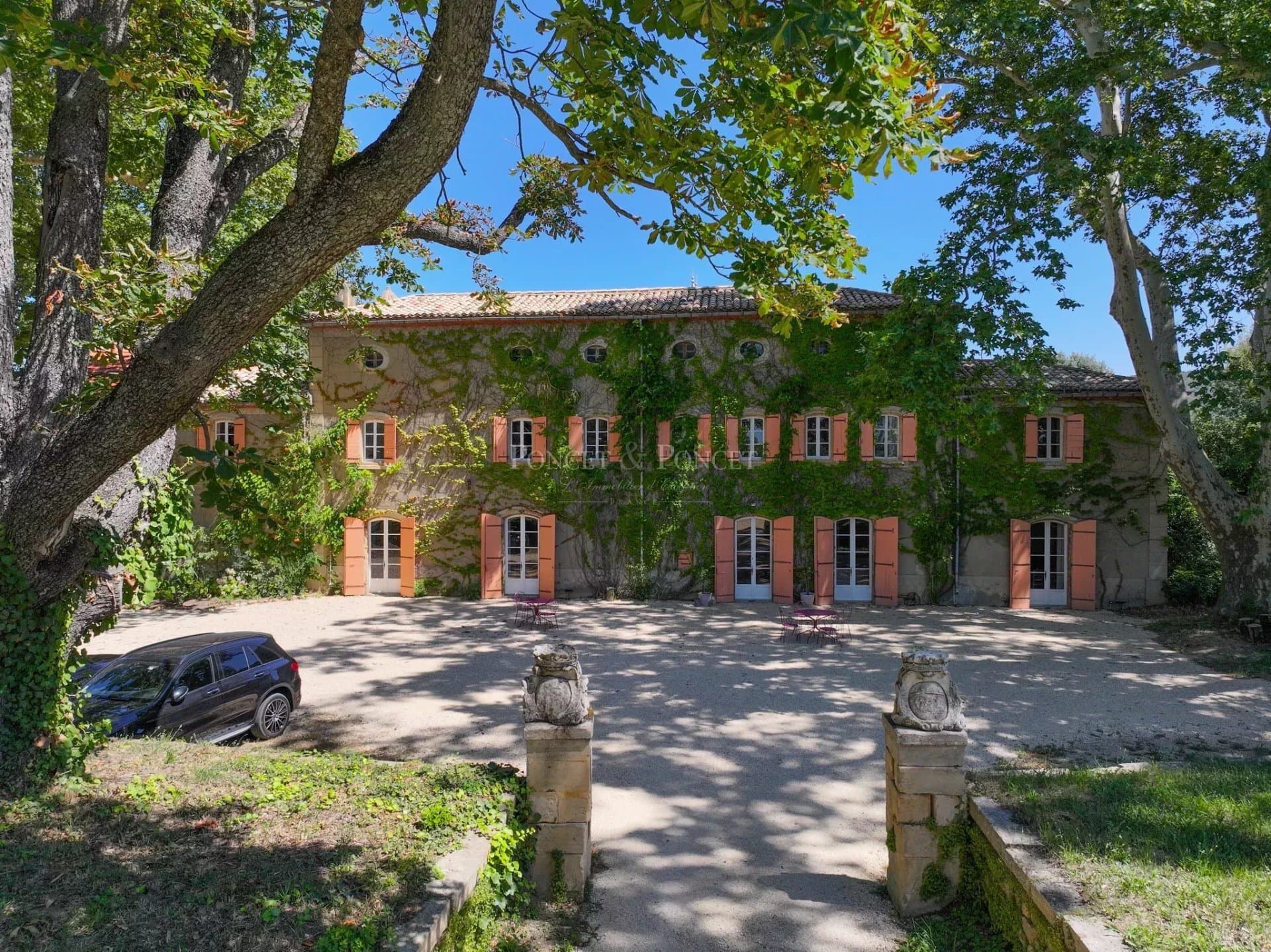 Historic 17th Century Château With Riverside Mill And Swimming Pool