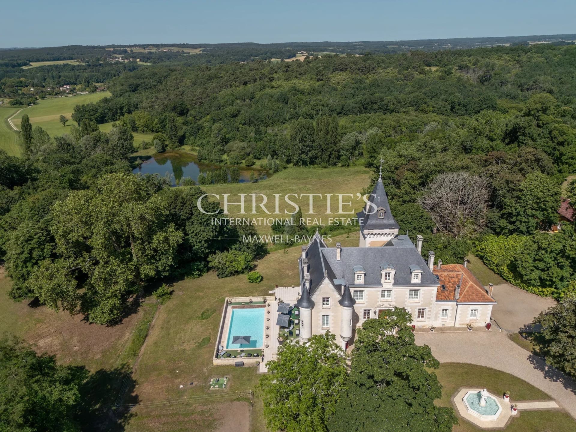 Stunning Château With Professional Equestrian Facilities And Guest House 3