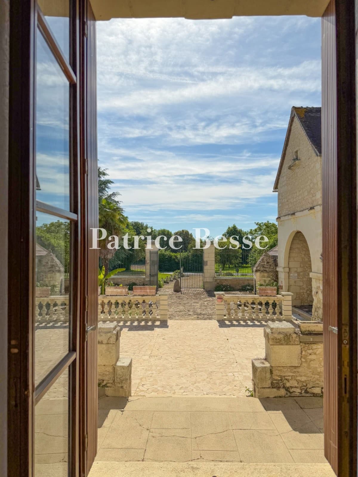Castle 271 Sqm 8 Bedrooms 5