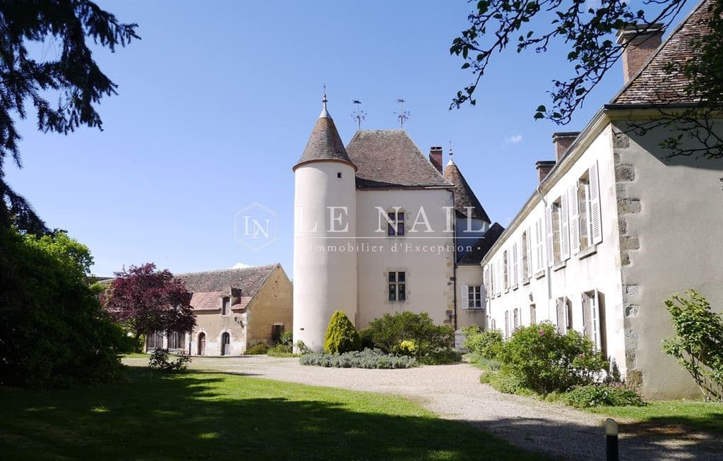 Historic Château with Moat and Outbuildings in the Berry Region 5