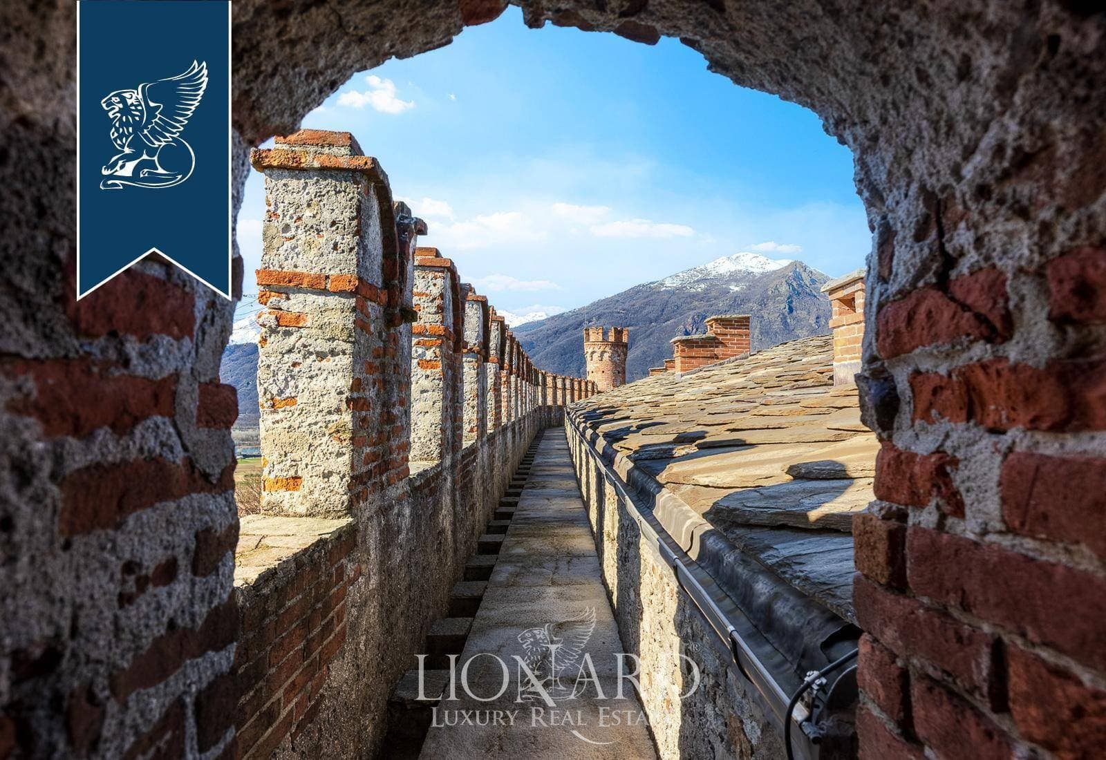 Historic Castle With 11 Bedrooms Overlooking Canavese Lakes 3