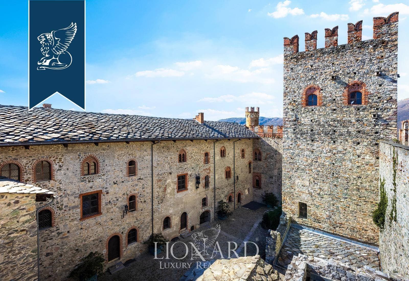 Historic Castle With 11 Bedrooms Overlooking Canavese Lakes 5