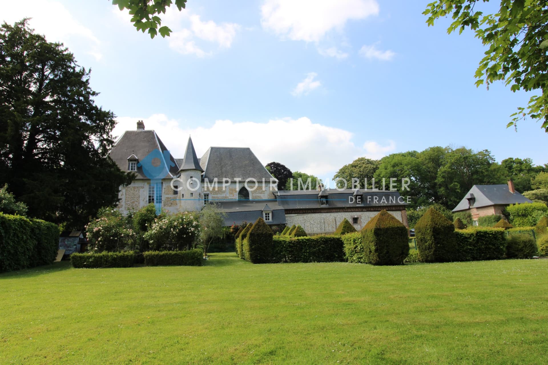 Magnificent 15th Century Château With Hunting Lodge And 39 Hectares Of Grounds 2
