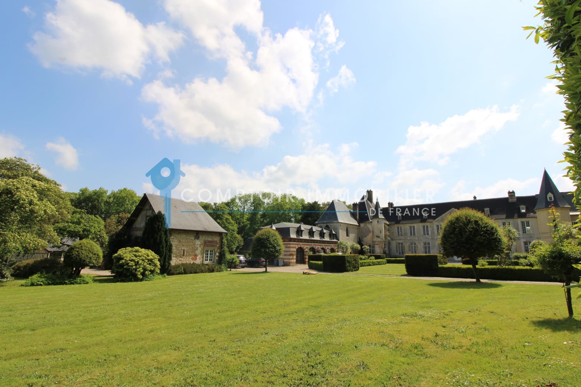 Magnificent 15th Century Château With Hunting Lodge And 39 Hectares Of Grounds 5