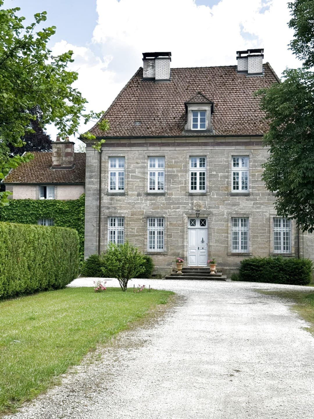 Exceptional 18th Century Castle with Swimming Pool and Dovecote 3