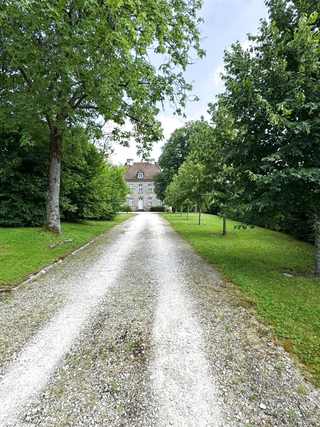 Exceptional 18th Century Castle with Swimming Pool and Dovecote 4