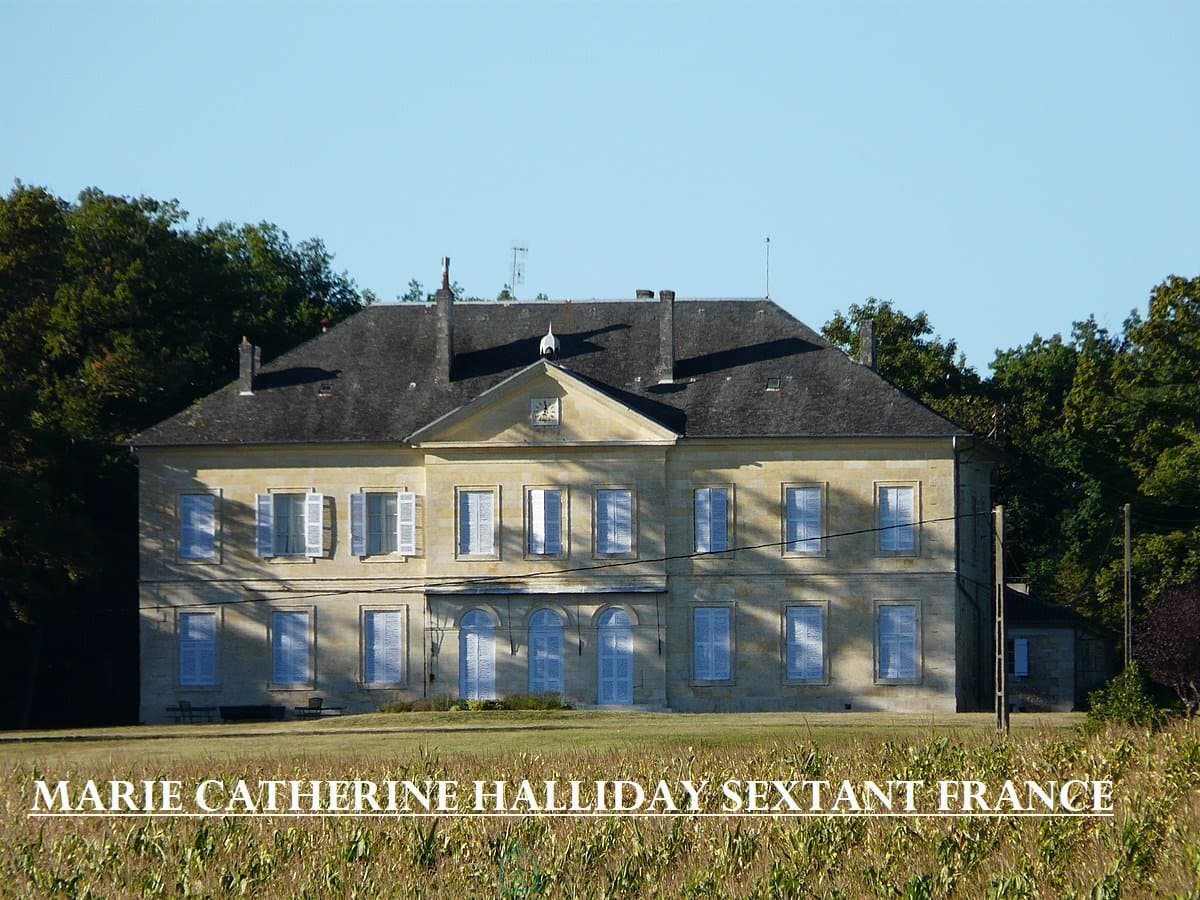 Château With 5 Bedrooms Set In 18 Hectares Of Lush Gardens 3