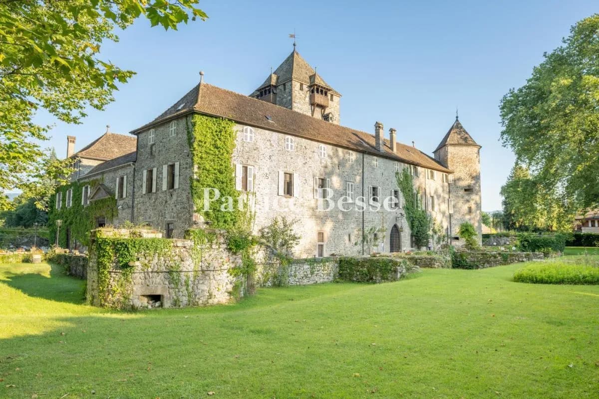 Historic Castle With Private Beach And Swimming Pool