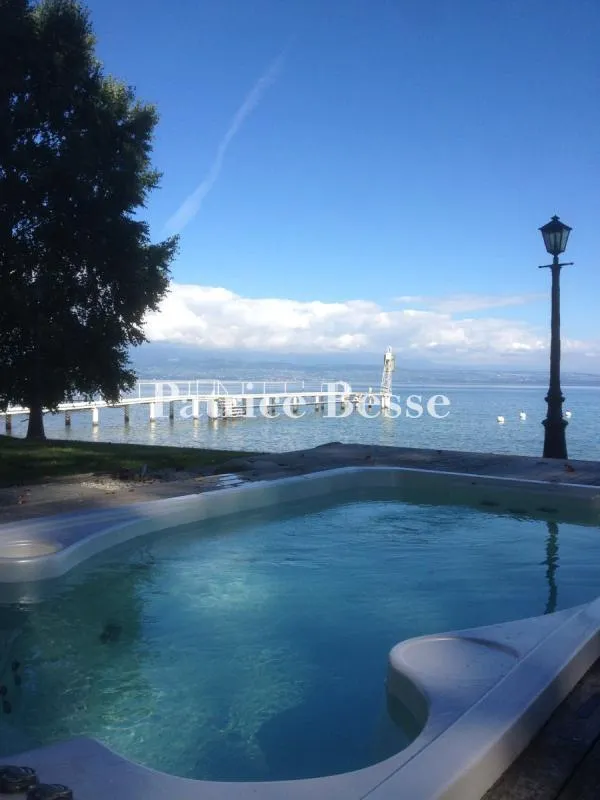 Historic Castle With Private Beach And Swimming Pool 2