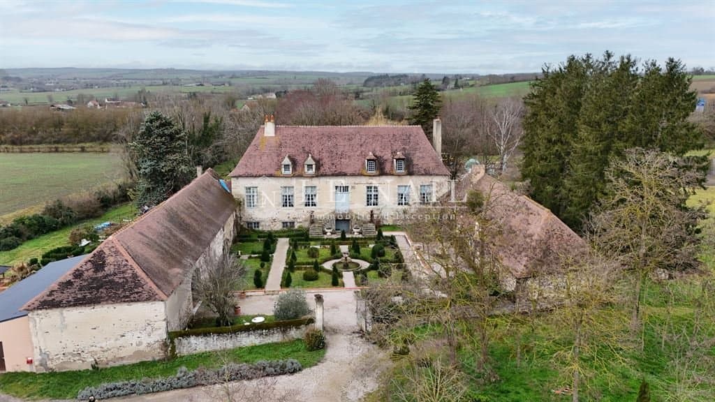 17th Century Château With Event Space And 5.49 Acres In Bourbonnais