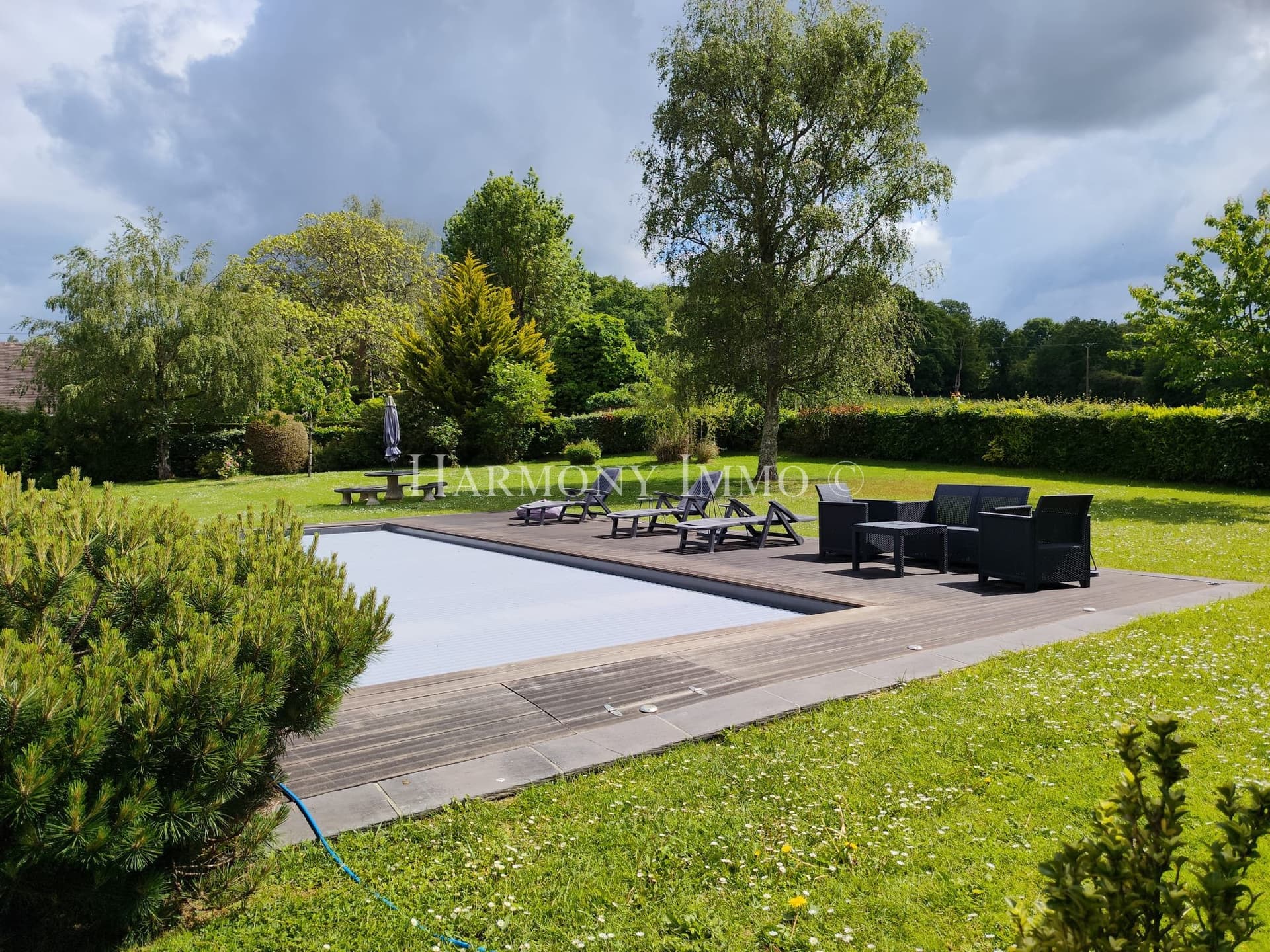 Restored Percheron Longhouse With Heated Swimming Pool — in France