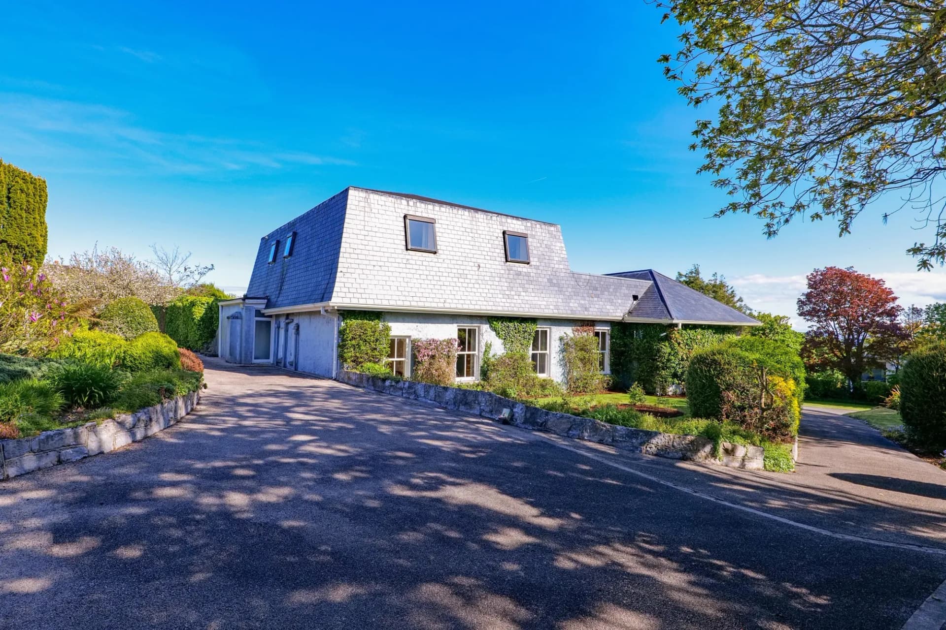Impressive Late Georgian House with Mature Gardens in Galway 3
