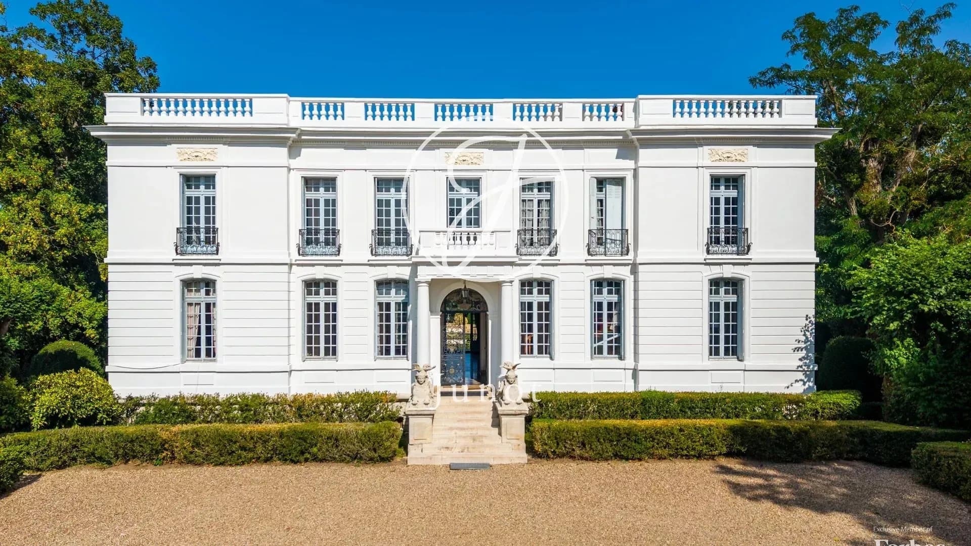 Neoclassical Castle With 9 Bedrooms And Formal Garden 2
