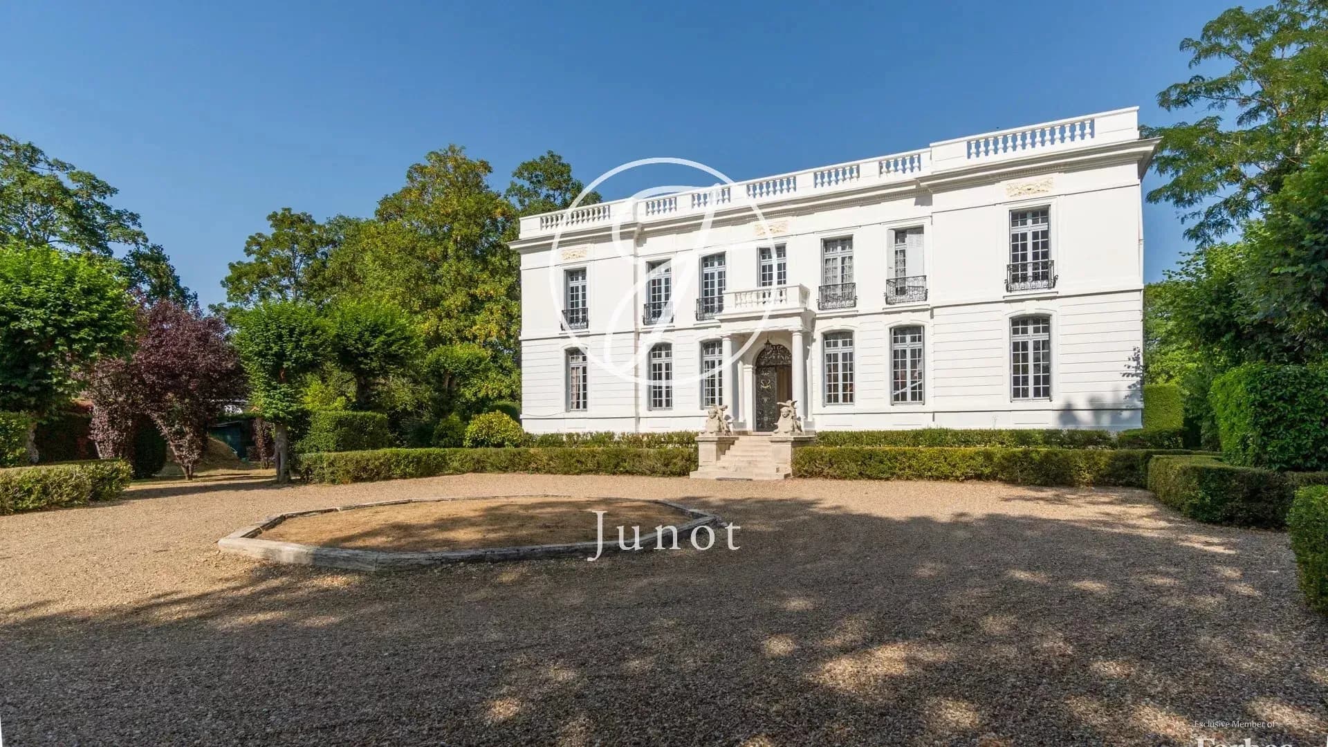 Neoclassical Castle With 9 Bedrooms And Formal Garden 3