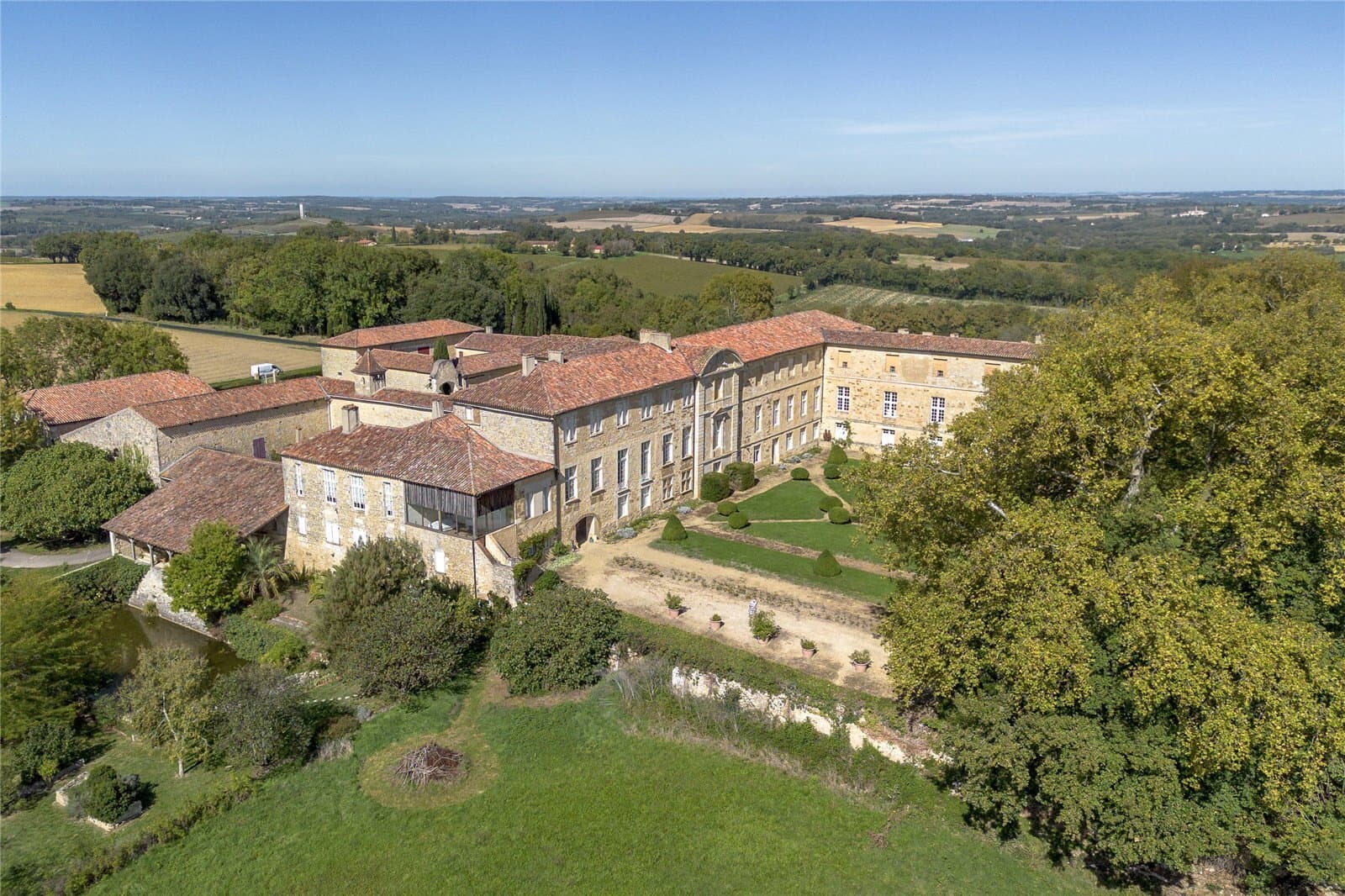 Historic 17th Century Château With Panoramic Views 2