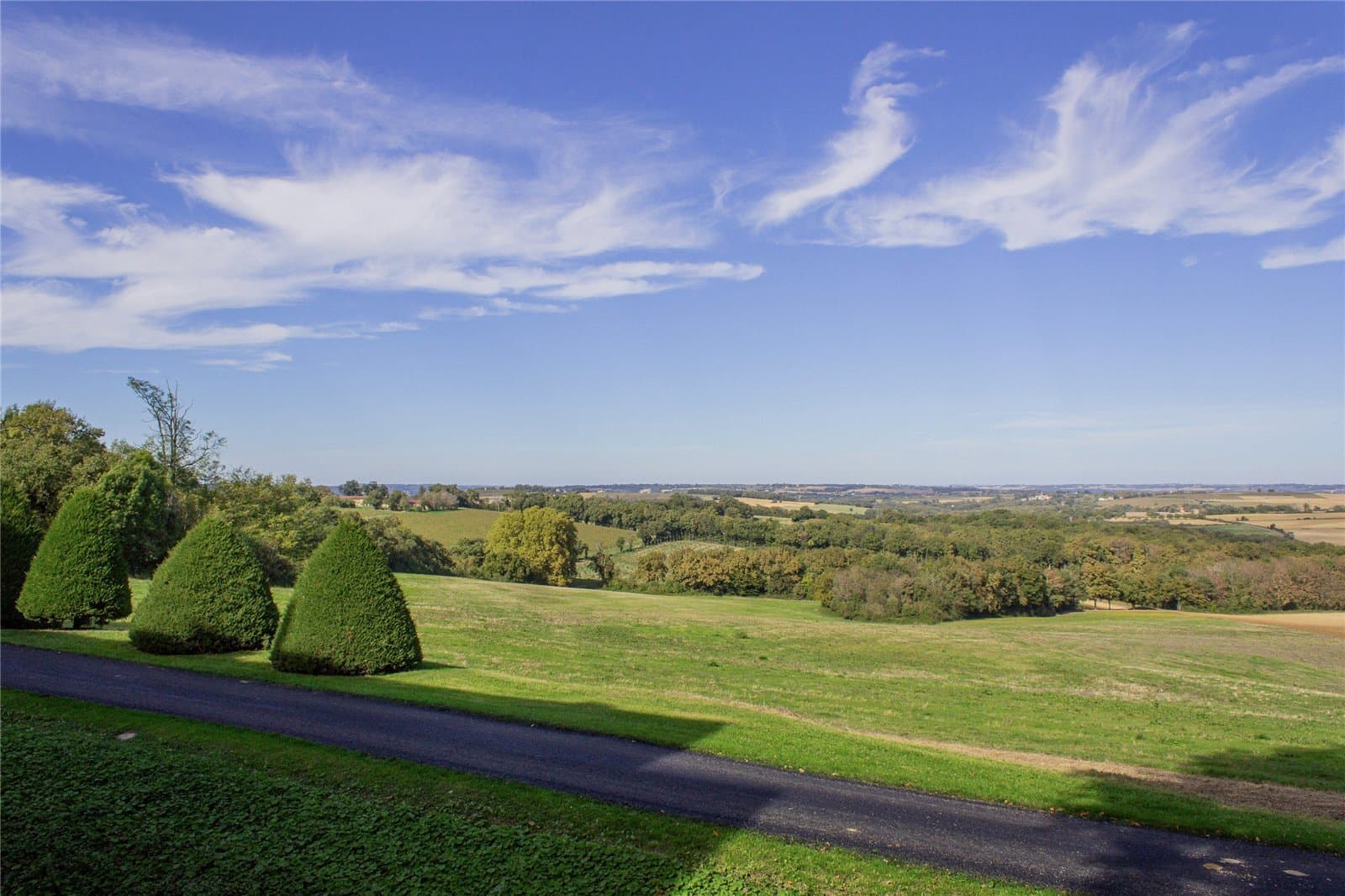 Historic 17th Century Château With Panoramic Views 3