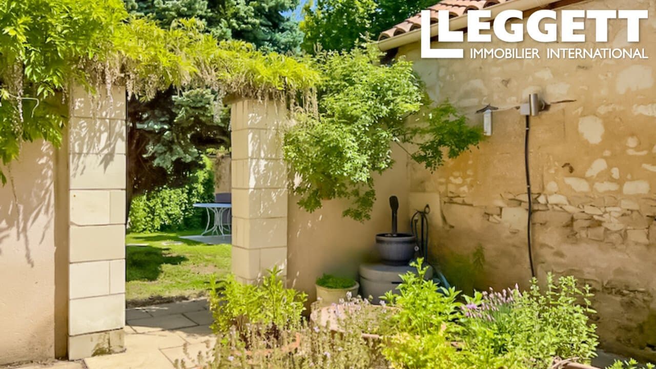 Elegant Manor Estate With Five Guest Cottages And Heated Pool 3