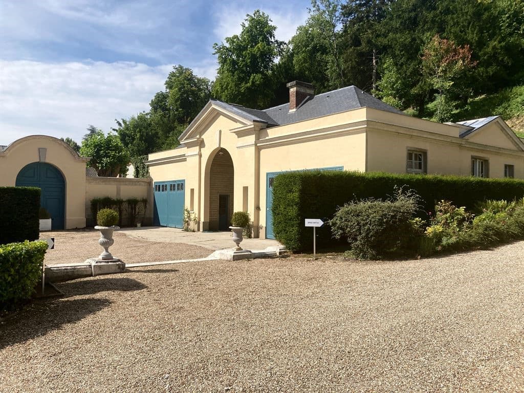 Elegant Castle with 11 Bedrooms and Swimming Pool 5