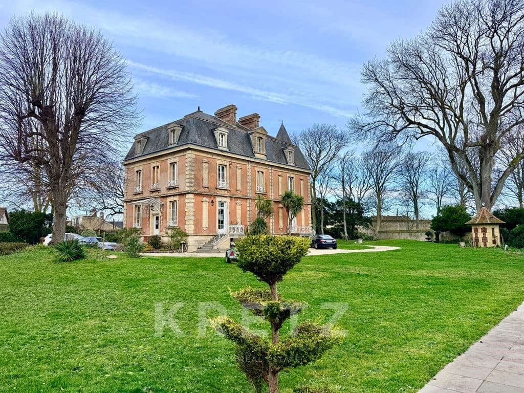 Elegant 19th-Century Manor with Heated Pool Near the Normandy Coast 5