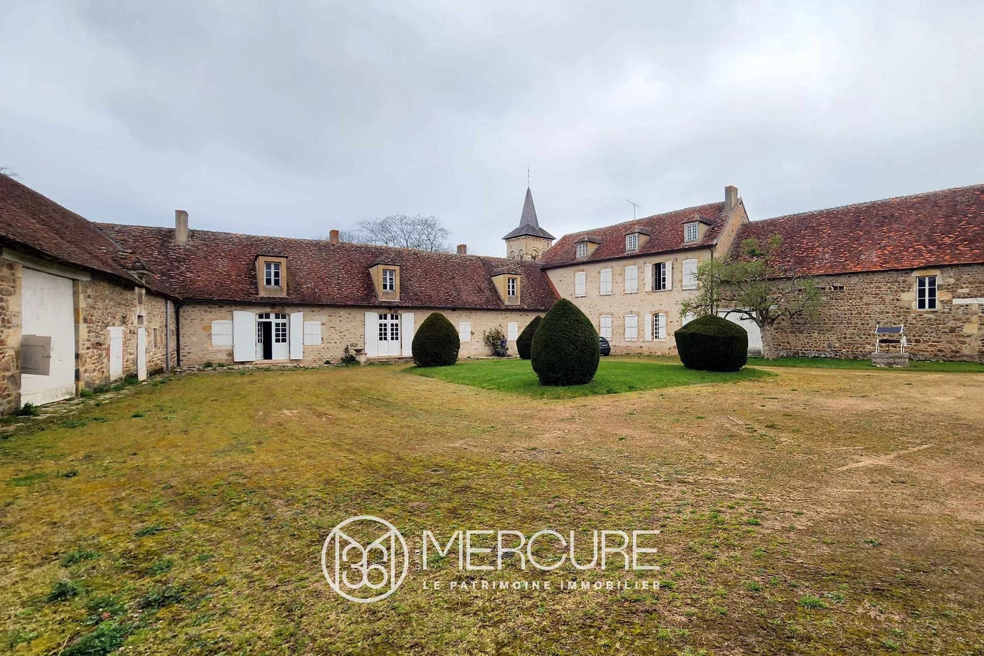 Allier A Charming 17th Century Estate With Spacious Lands 5