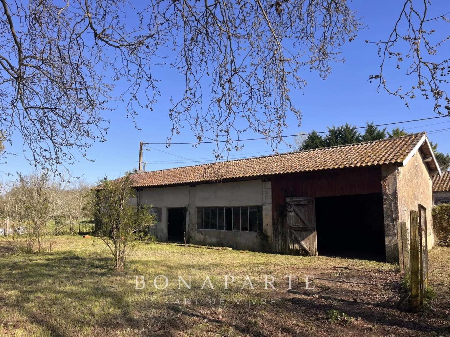 Château with 316 Sqm Living Space and 5 Bedrooms in the Médoc 5