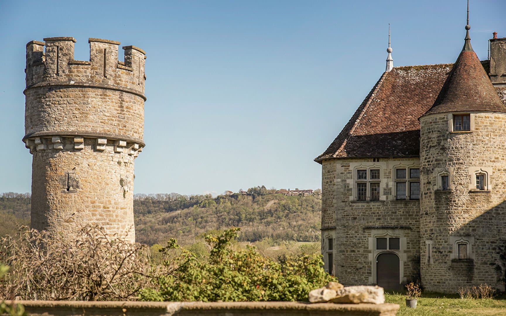 Historic 15th Century Château With 7 Bedrooms, Park, And Pond 4